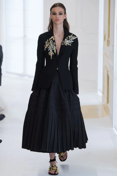 Look 5
